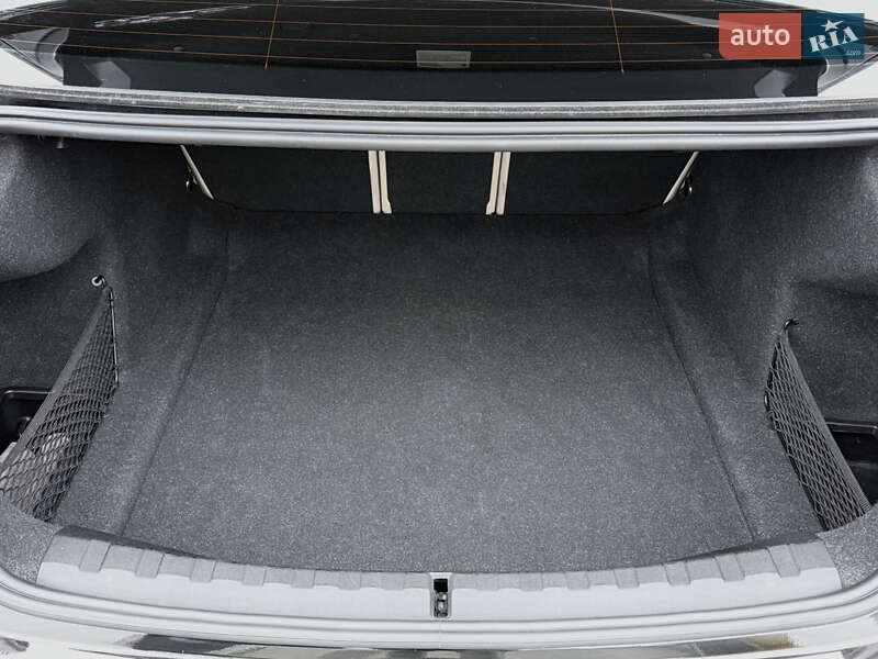 Седан BMW 3 Series 2019 в Ковеле