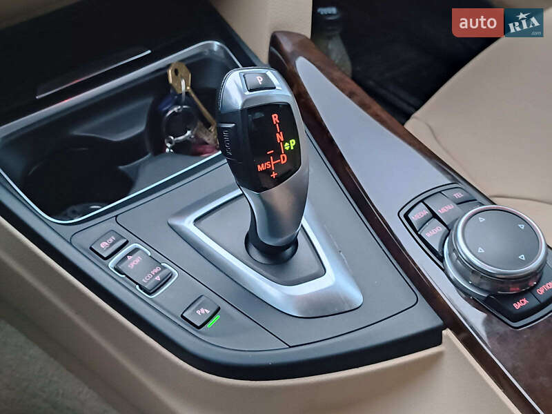 Седан BMW 3 Series 2015 в Харкові