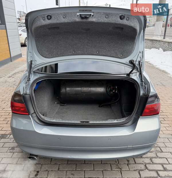 Седан BMW 3 Series 2006 в Белой Церкви