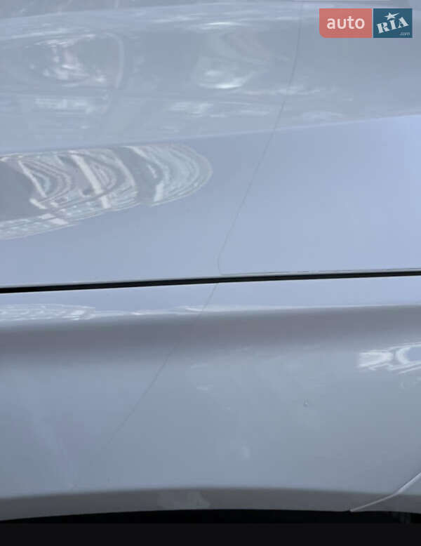 Седан BMW 3 Series 2017 в Киеве