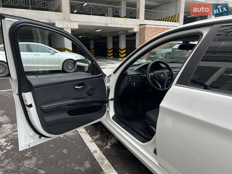 Універсал BMW 3 Series 2009 в Києві
