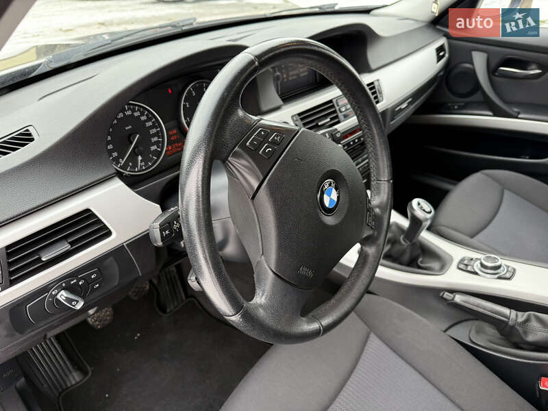 Седан BMW 3 Series 2010 в Коломые фото 15 Седан BMW 3 Series 2010 в Коломые