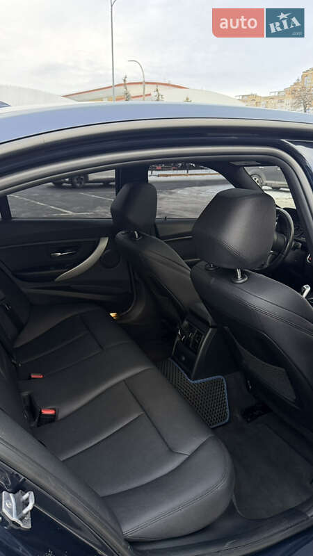 Седан BMW 3 Series 2017 в Києві