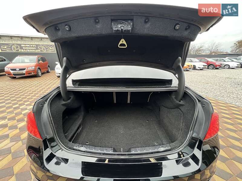 Седан BMW 3 Series 2013 в Знам'янці