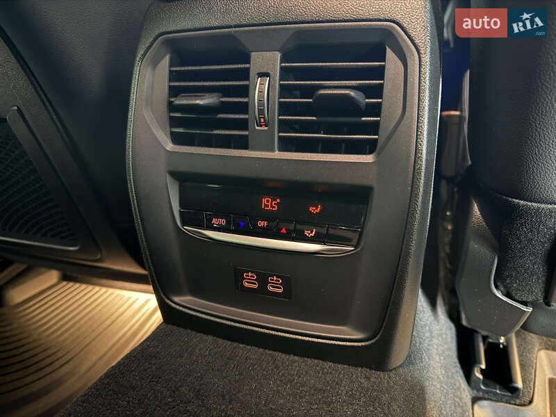 Седан BMW 3 Series 2022 в Кривом Роге