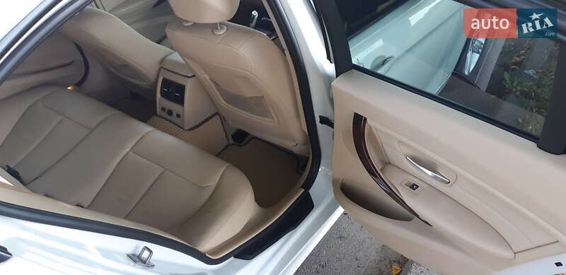 Седан BMW 3 Series 2013 в Корюковке