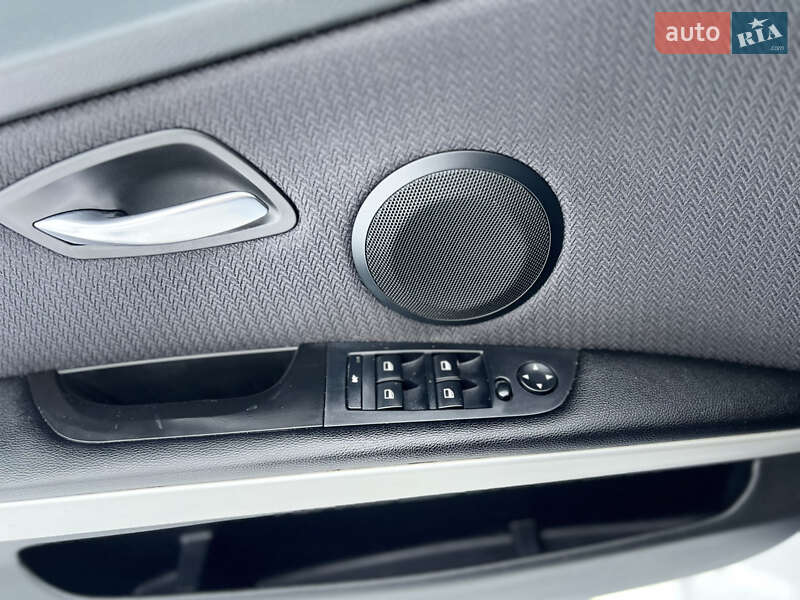 Седан BMW 3 Series 2010 в Хмельницькому