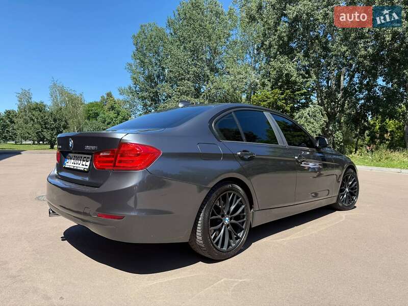 Седан BMW 3 Series 2013 в Сумах