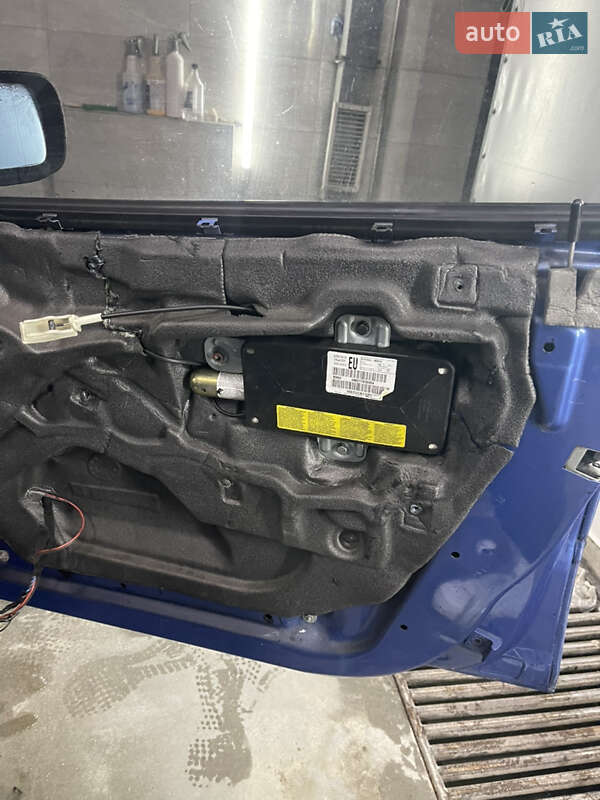 Седан BMW 3 Series 1999 в Буче