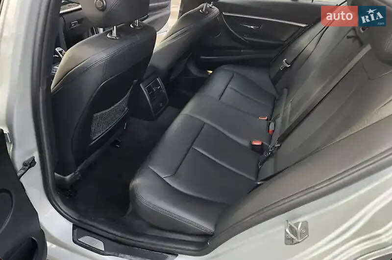 Седан BMW 3 Series 2016 в Києві