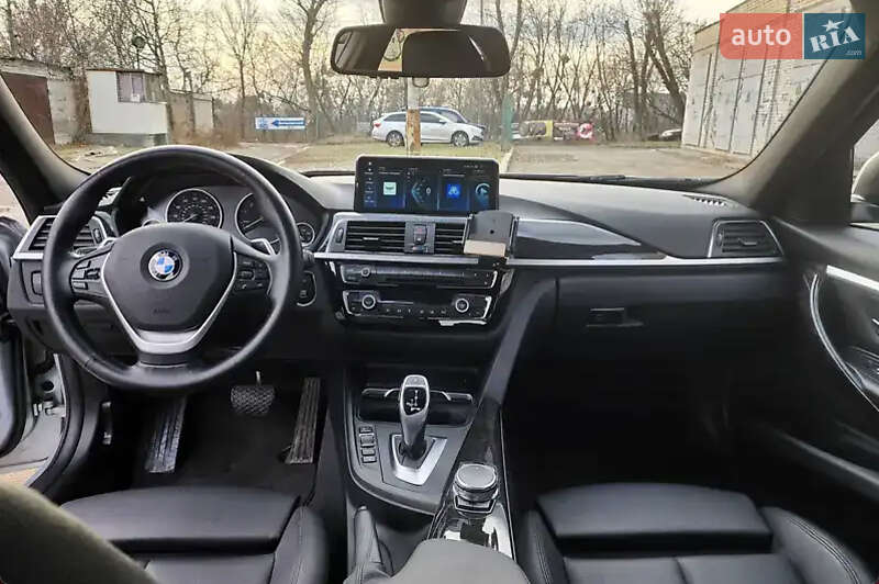 Седан BMW 3 Series 2016 в Києві