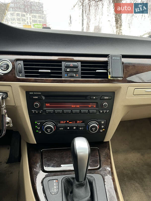 Седан BMW 3 Series 2009 в Киеве