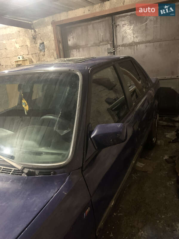 Седан BMW 3 Series 1987 в Шептицькому