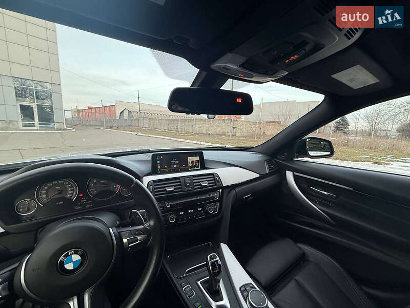 Седан BMW 3 Series 2016 в Львове