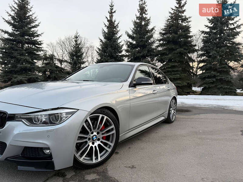 Седан BMW 3 Series 2016 в Львове