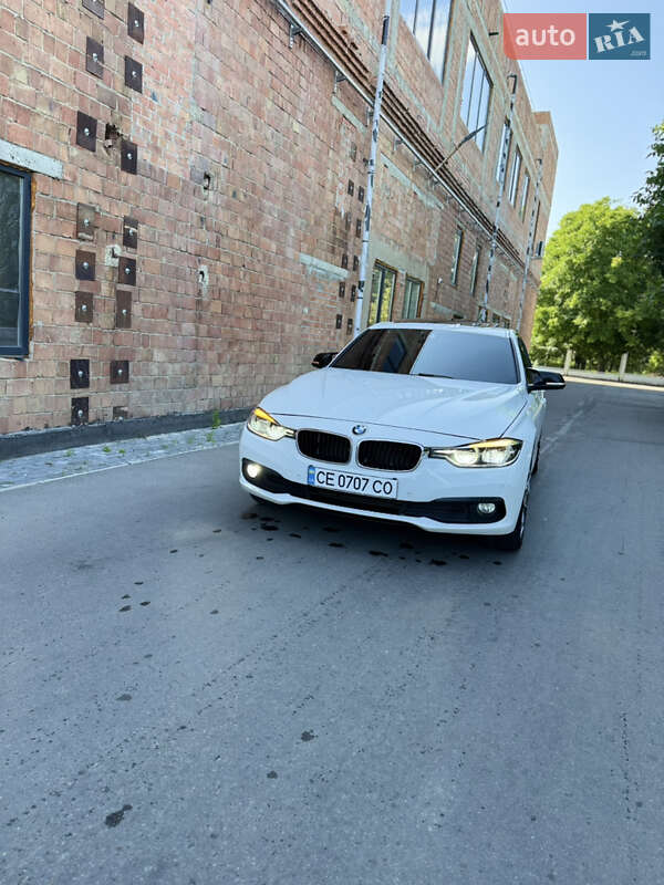 Седан BMW 3 Series 2017 в Чернівцях
