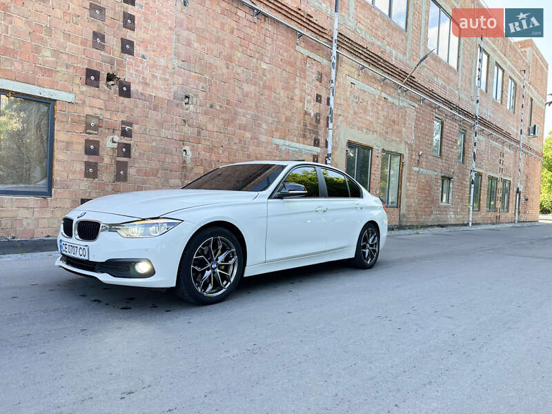 Седан BMW 3 Series 2017 в Чернівцях
