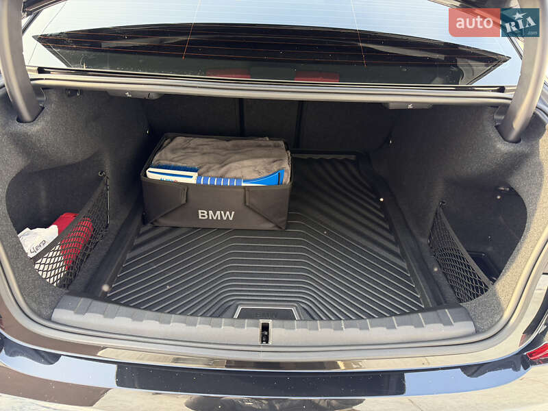 Седан BMW 3 Series 2022 в Днепре