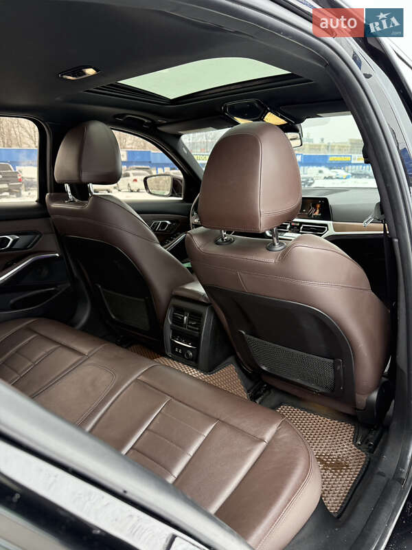 Седан BMW 3 Series 2019 в Киеве