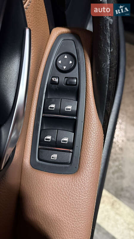 Седан BMW 3 Series 2016 в Киеве