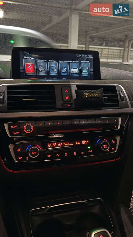 Седан BMW 3 Series 2016 в Киеве