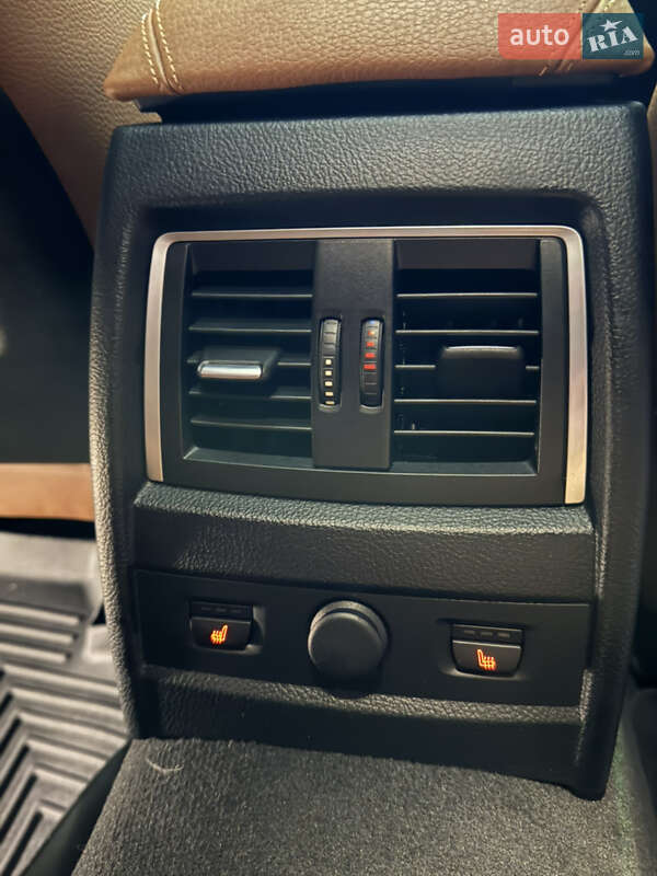 Седан BMW 3 Series 2016 в Киеве