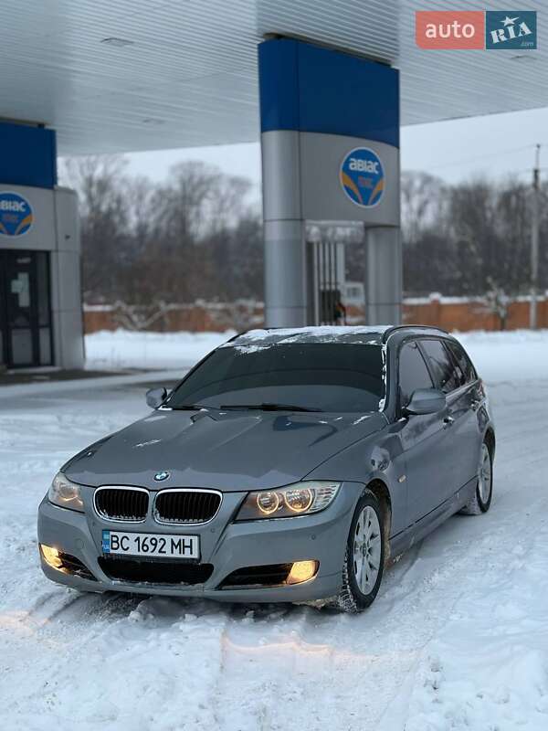 BMW 3 Series 2011
