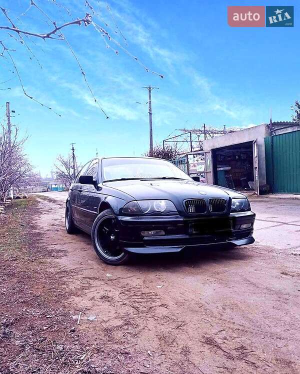 Седан BMW 3 Series 1999 в Черноморске