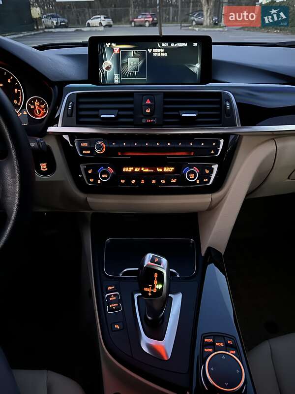 Седан BMW 3 Series 2015 в Одессе