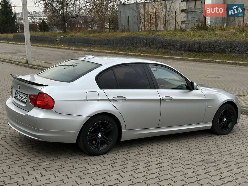 Седан BMW 3 Series 2009 в Яворове