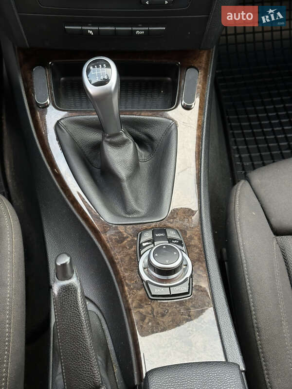 Седан BMW 3 Series 2009 в Яворове