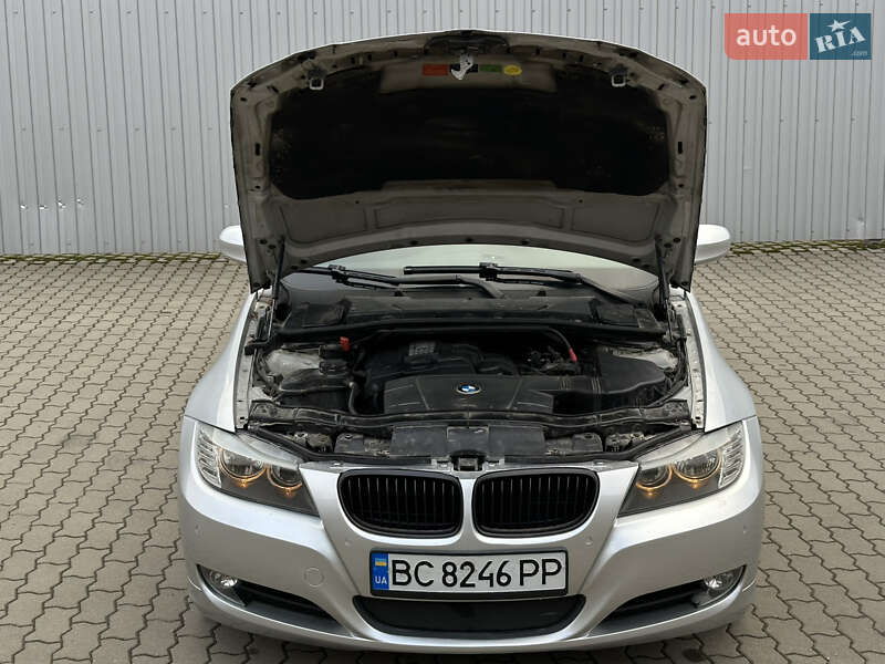 Седан BMW 3 Series 2009 в Яворове