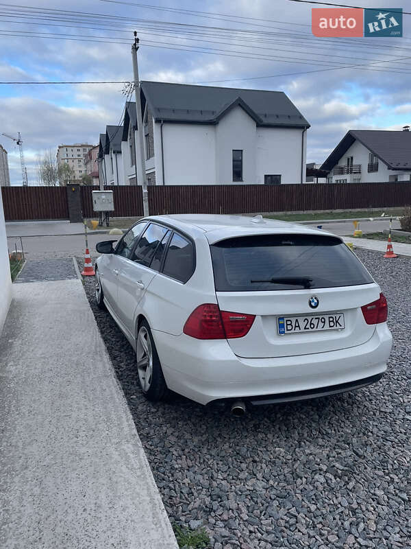 Универсал BMW 3 Series 2010 в Киеве