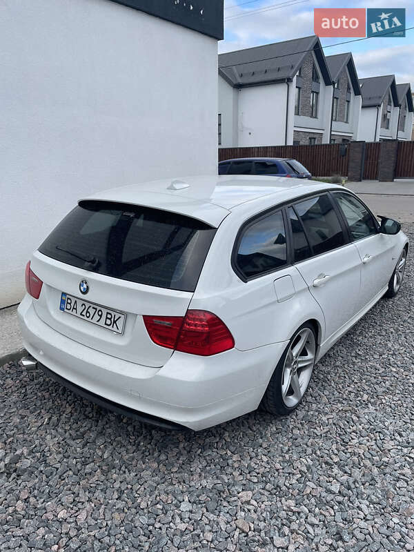 Универсал BMW 3 Series 2010 в Киеве