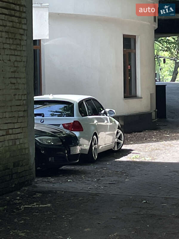 Универсал BMW 3 Series 2010 в Киеве
