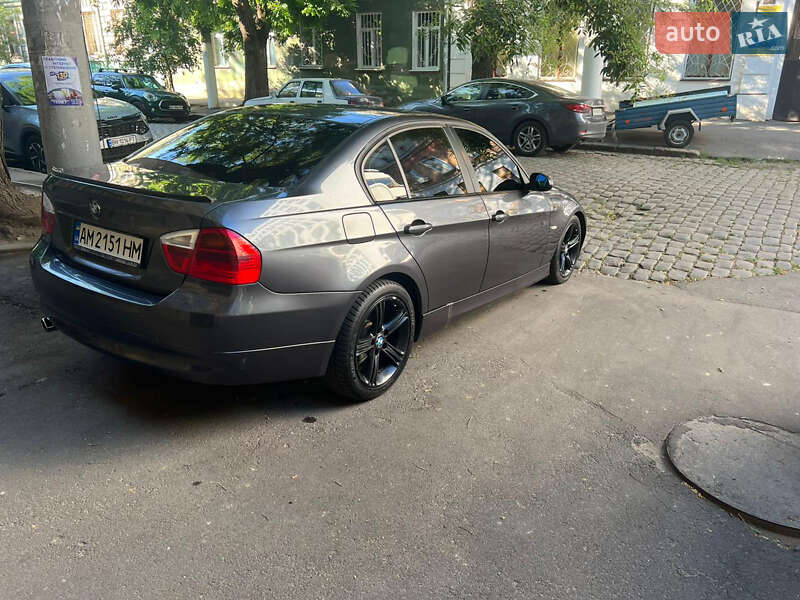 Седан BMW 3 Series 2005 в Одессе