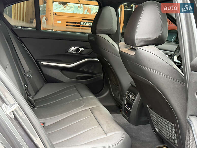 Седан BMW 3 Series 2021 в Киеве