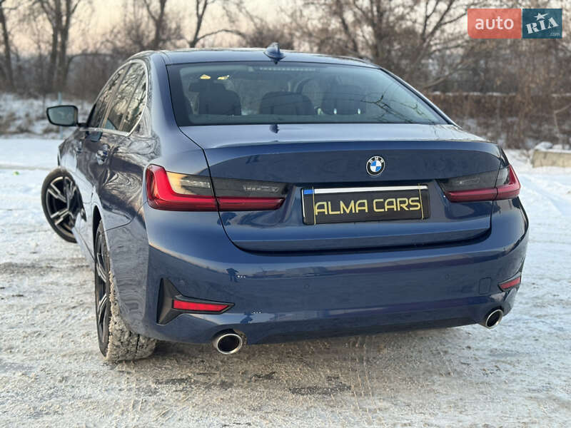 Седан BMW 3 Series 2022 в Киеве