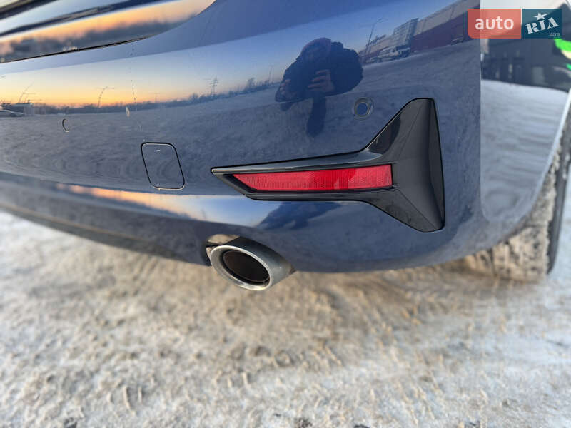 Седан BMW 3 Series 2022 в Киеве