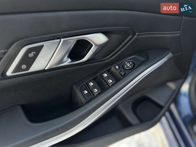 Седан BMW 3 Series 2022 в Киеве