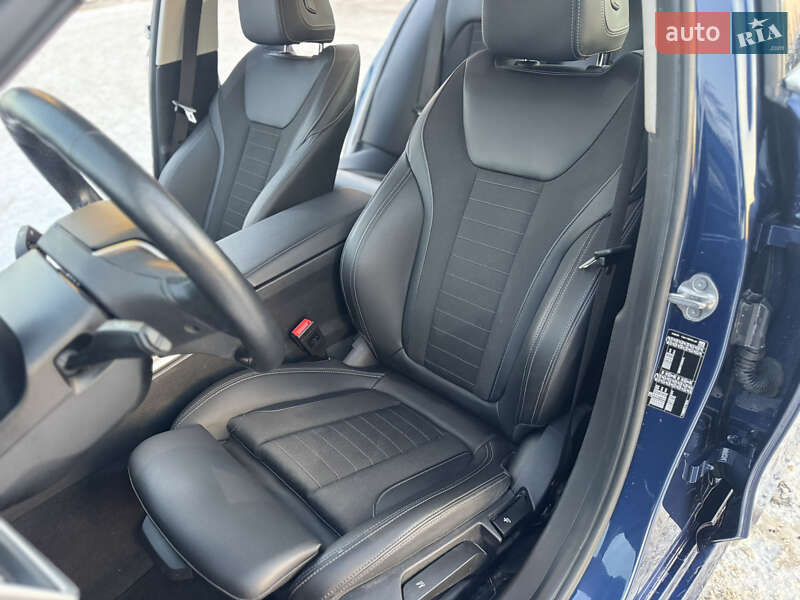 Седан BMW 3 Series 2022 в Киеве