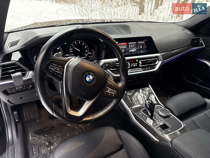 Седан BMW 3 Series 2019 в Ровно