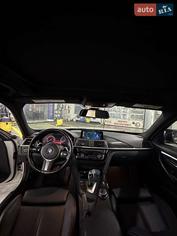 Седан BMW 3 Series 2016 в Киеве