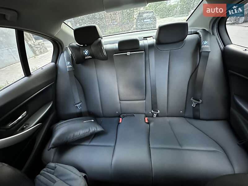 Седан BMW 3 Series 2015 в Кременчуге