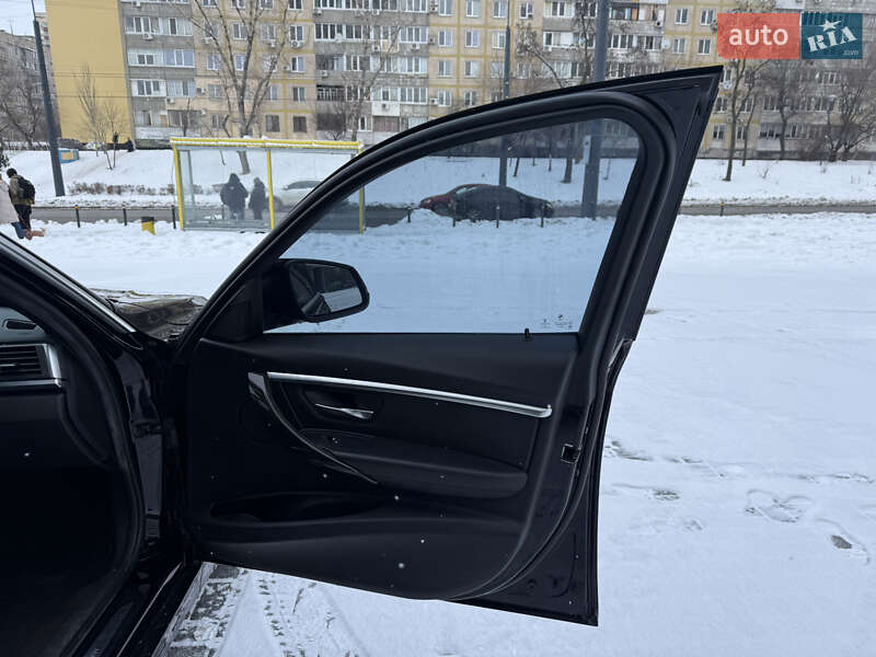 Седан BMW 3 Series 2016 в Днепре фото 26 Седан BMW 3 Series 2016 в Днепре