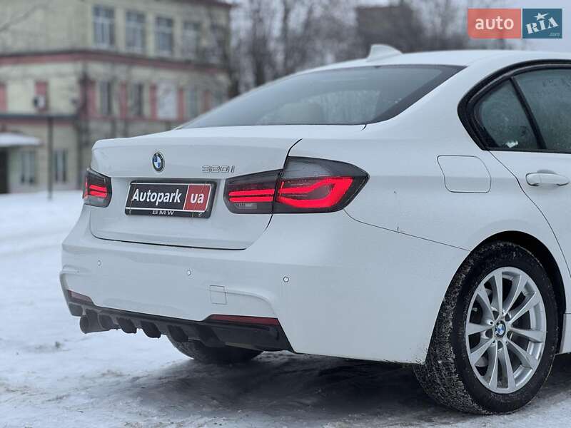 Седан BMW 3 Series 2016 в Киеве
