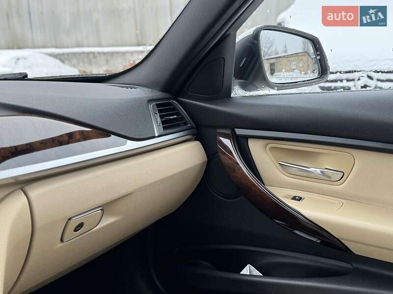Седан BMW 3 Series 2016 в Киеве
