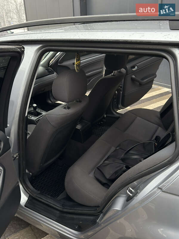 Универсал BMW 3 Series 2005 в Городке