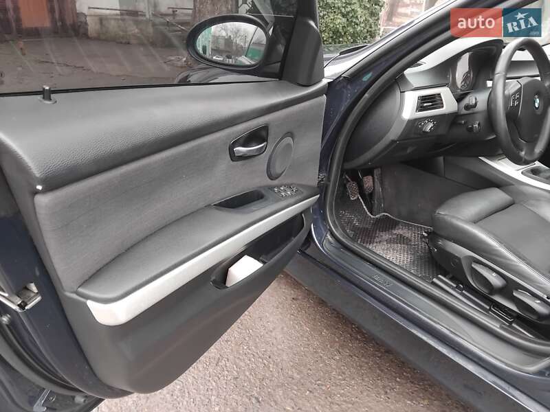 Седан BMW 3 Series 2007 в Черноморске