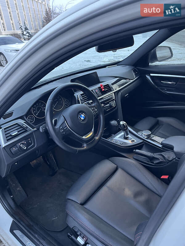 Седан BMW 3 Series 2017 в Киеве